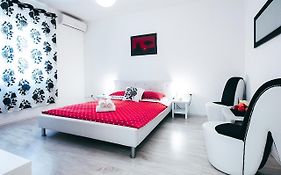 Fifi apartment w. parking in old town